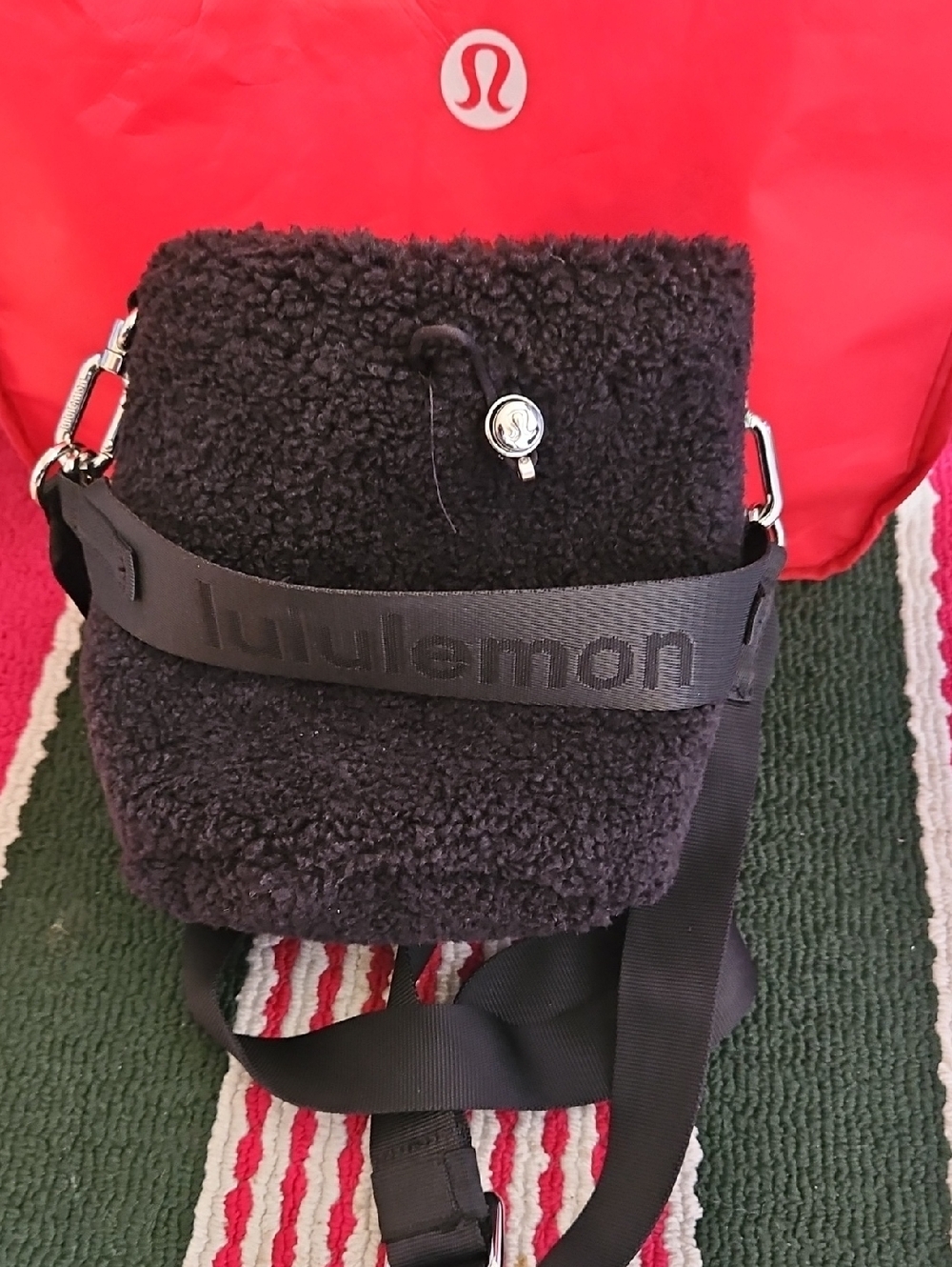 lululemon Fleece Crossbody Bucket Bag  Black Interior Zipper Pouch
